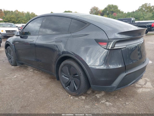 2026 TESLA MODEL Y 7SAYGDEE5TA465020 Photo 2