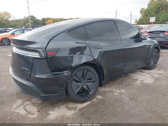 2026 TESLA MODEL Y 7SAYGDEE5TA465020 Photo 3