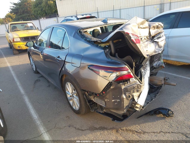 4T1C11AK8NU713899 Toyota CAMRY LE