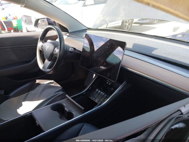 2019 TESLA MODEL 3 5YJ3E1EA5KF399076 Photo 4