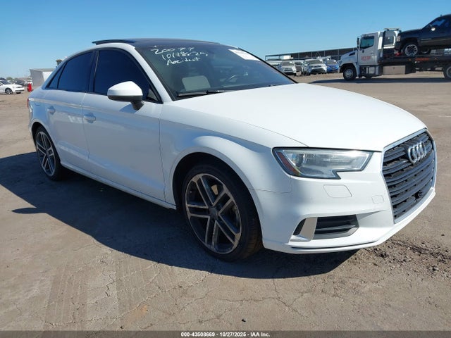 2018 AUDI A3 WAUAUGFF5J1042735 Photo 0