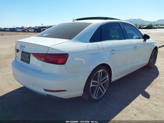 2018 AUDI A3 WAUAUGFF5J1042735 Photo 3