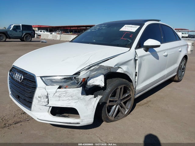 2018 AUDI A3 WAUAUGFF5J1042735 Photo 5