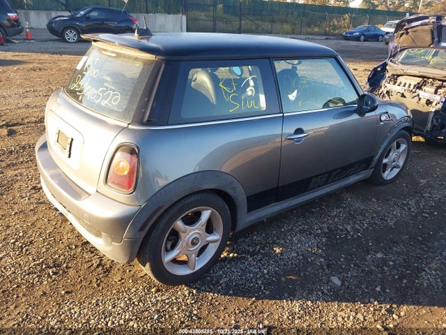 2008 MINI COOPER S WMWMF73598TT89230 Photo 3