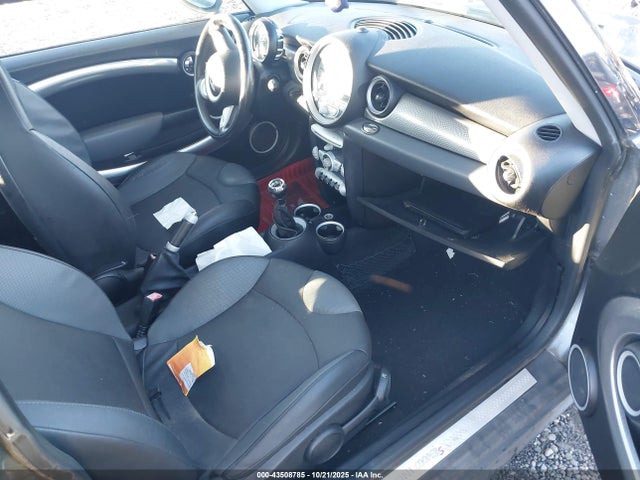 2008 MINI COOPER S WMWMF73598TT89230 Photo 4
