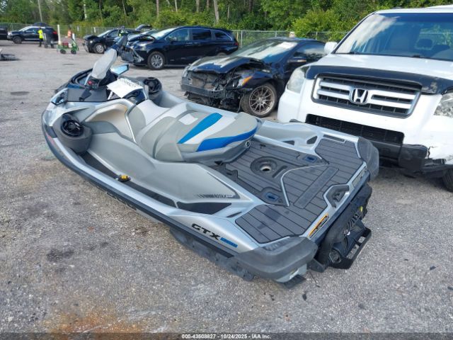 2020 SEADOO SEADOO GTX YDV39284A020 Photo 2