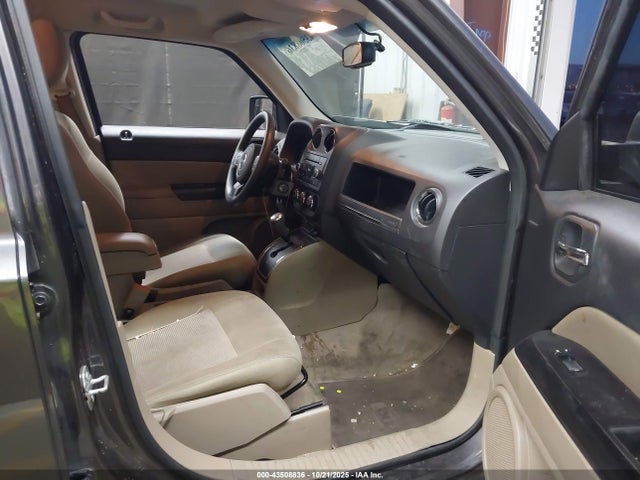 1C4NJPBB4GD601179 Jeep Patriot Sport