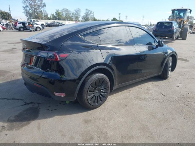2023 TESLA MODEL Y 7SAYGDEE9PA110583 Photo 3