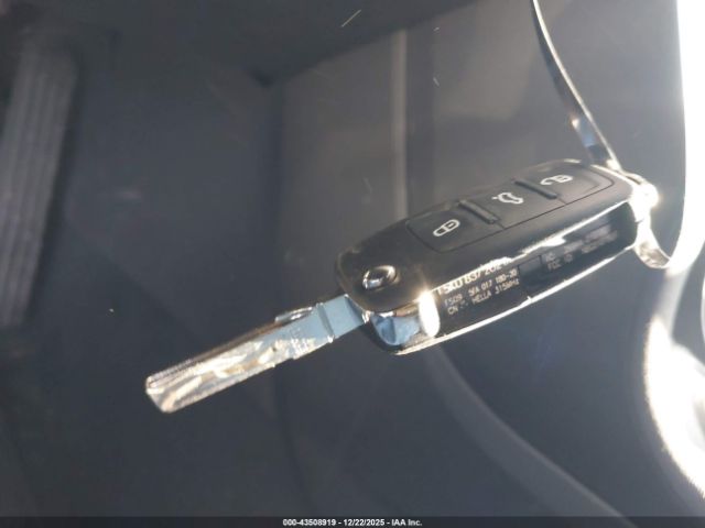 2015 VOLKSWAGEN BEETLE 3VWF17AT9FM639439 Photo 10