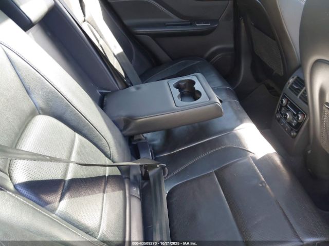 2017 JAGUAR F-PACE SADCL2BV2HA091467 Photo 7