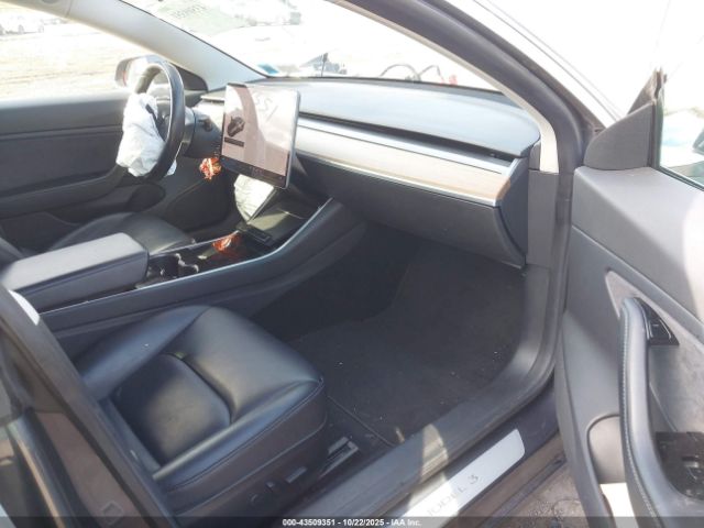 2019 TESLA MODEL 3 5YJ3E1EB6KF392923 Photo 4