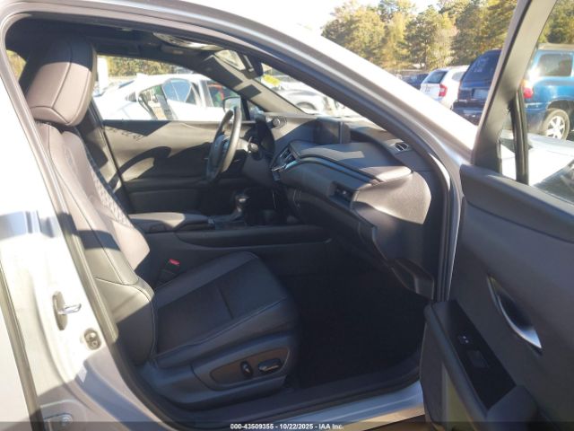 2019 LEXUS UX 200 JTHY3JBH3K2010336 Photo 4