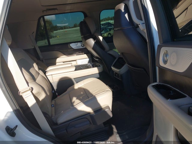 5LMJJ2LG7PEL10576 Lincoln Navigator Reserve