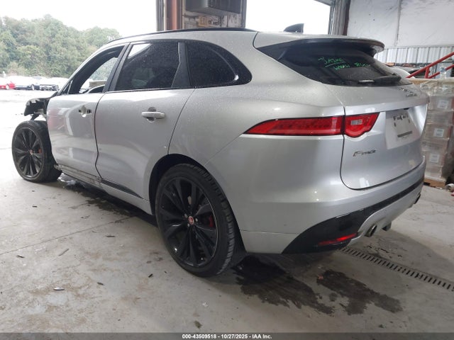2017 JAGUAR F-PACE SADCM2BV9HA499140 Photo 2