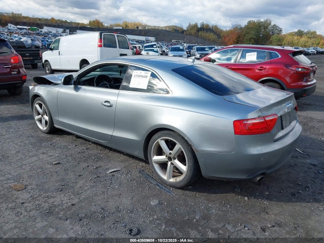 2009 AUDI A5 WAUDK78TX9A025902 Photo 2