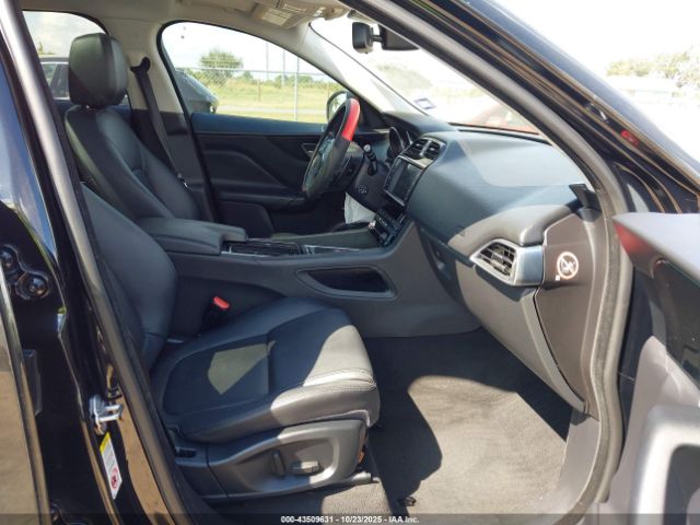 2018 JAGUAR F-PACE SADCJ2FN5JA292785 Photo 4