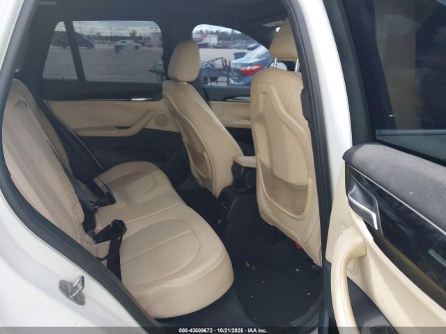 2017 BMW X1 WBXHU7C35H5H33042 Photo 7