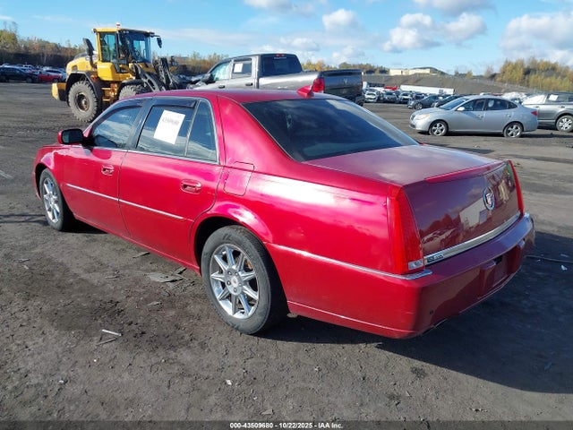 2010 CADILLAC DTS 1G6KR5EY8AU111659 Photo 2