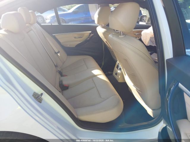 2018 BMW 330I WBA8B9C5XJAE22247 Photo 7