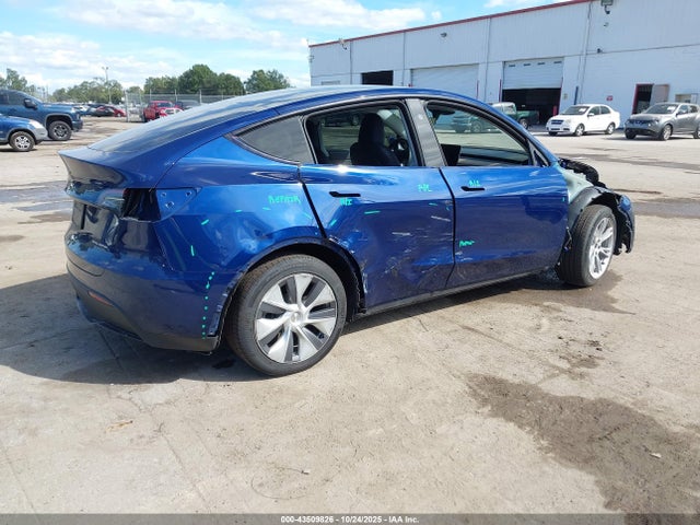 2024 TESLA MODEL Y 7SAYGDEE7RA265684 Photo 3