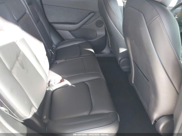 2021 TESLA MODEL Y 5YJYGDEF1MF267027 Photo 7