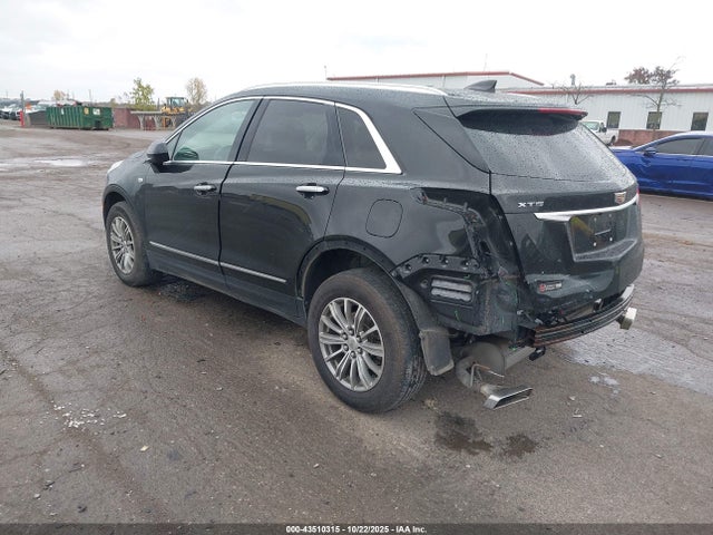 2017 CADILLAC XT5 1GYKNBRS0HZ288095 Photo 2