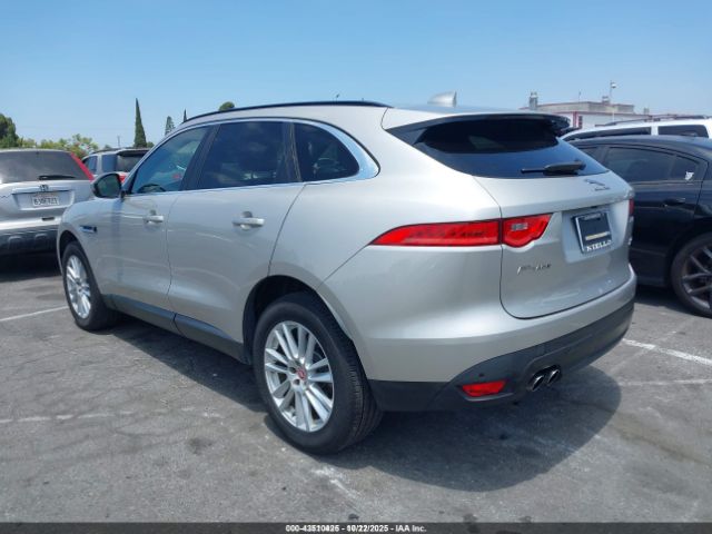 2017 JAGUAR F-PACE SADCK2BN1HA099059 Photo 2