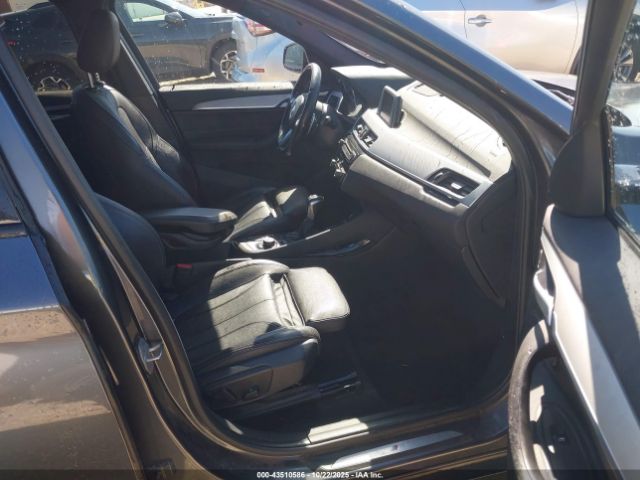 2018 BMW X1 WBXHU7C33J5H38892 Photo 4