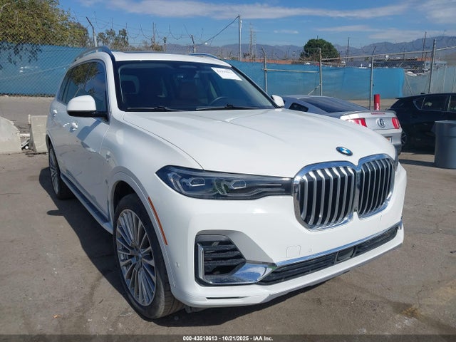 BMW X7 2019 5UXCX4C54KLS38649 Image 1