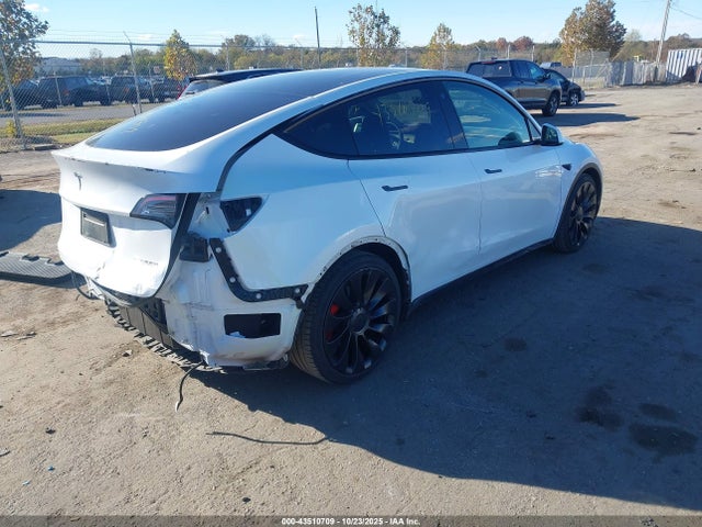 2021 TESLA MODEL Y 5YJYGDEF8MF197221 Photo 3