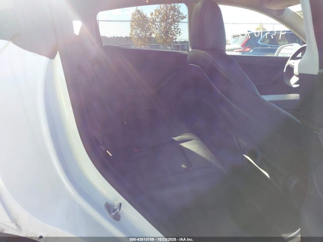 2021 TESLA MODEL Y 5YJYGDEF8MF197221 Photo 7