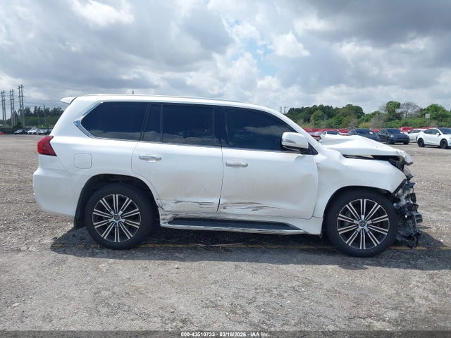 JTJDY7AX8M4335663 Lexus Lx 570 Three-row