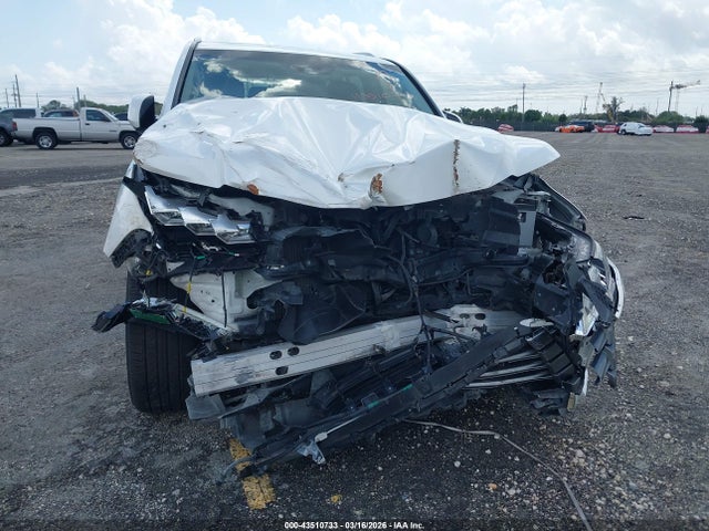 JTJDY7AX8M4335663 Lexus Lx 570 Three-row