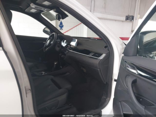 2019 BMW X1 WBXHT3C58K5L89689 Photo 4