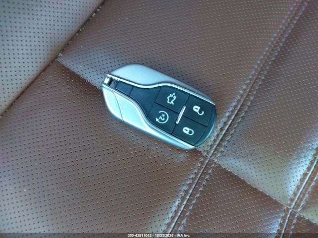 2017 MASERATI LEVANTE ZN661YUS6HX239362 Photo 10