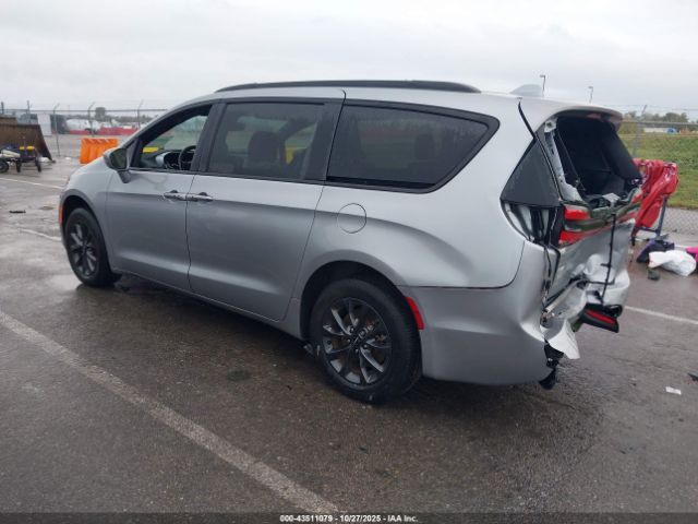 2021 CHRYSLER PACIFICA 2C4RC3FG0MR567261 Photo 2