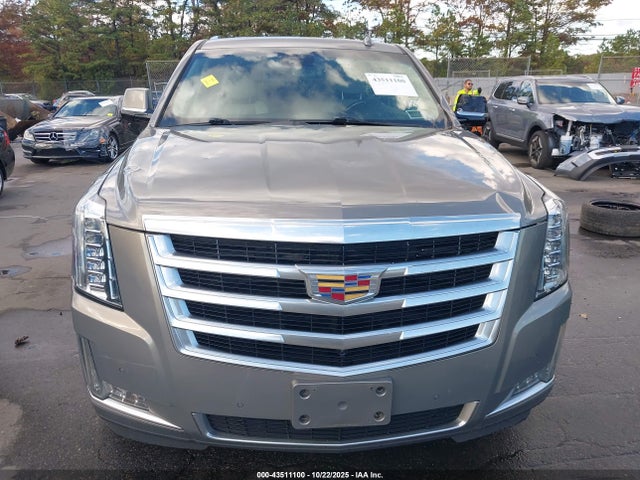 43511100 :رقم المزاد ، 1GYS4HKJ1KR273636 vin ، 2019 Cadillac Escalade Esv Luxury مزاد بيع