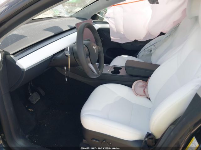 2025 TESLA MODEL Y 7SAYGDED3SA372602 Photo 4