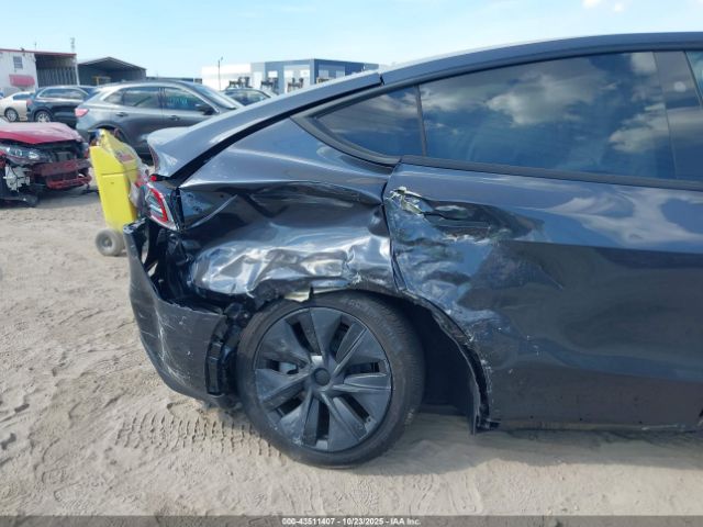 2025 TESLA MODEL Y 7SAYGDED3SA372602 Photo 5