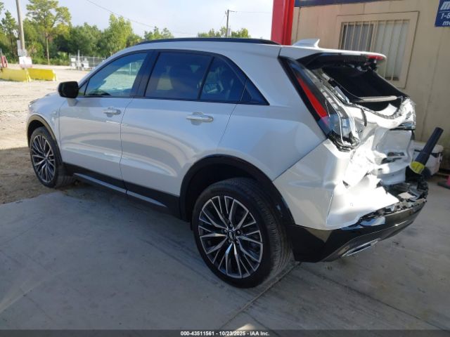 2024 CADILLAC XT4 1GYFZER46RF197859 Photo 2