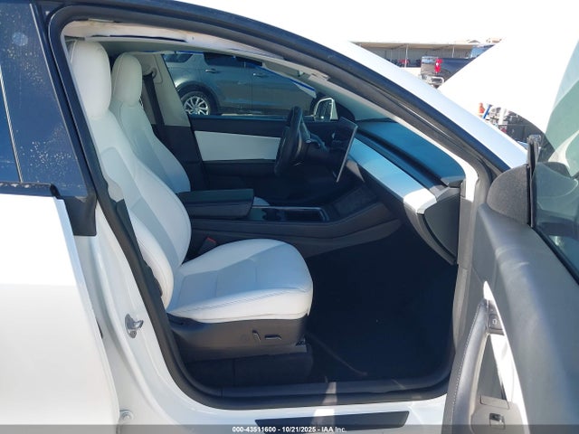 2022 TESLA MODEL Y 7SAYGDEE2NF362272 Photo 4