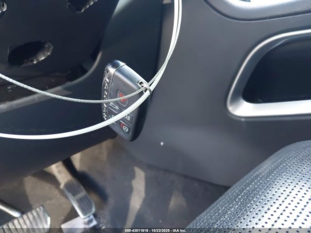 2017 JAGUAR F-PACE SADCM2BV8HA899691 Photo 10