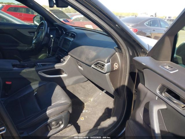 2017 JAGUAR F-PACE SADCM2BV8HA899691 Photo 4