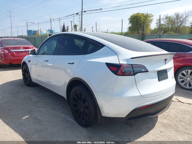 2023 TESLA MODEL Y 7SAYGDEE9PA060512 Photo 2