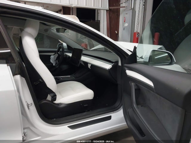 2022 TESLA MODEL 3 5YJ3E1EB3NF338502 Photo 4