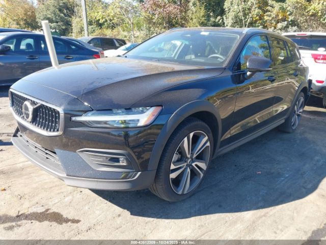 2023 VOLVO V60 CROSS COUNTRY YV4L12WZ7P2108204 Photo 1