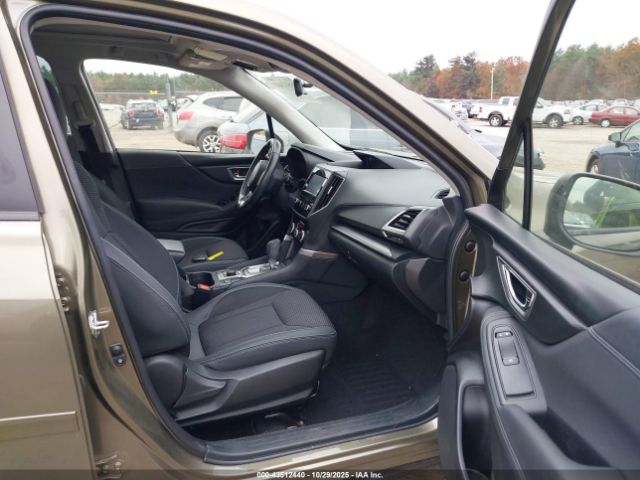 2022 SUBARU FORESTER JF2SKAECXNH495846 Photo 4