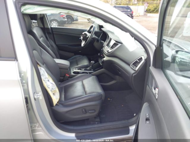 2018 HYUNDAI TUCSON KM8J33A46JU670866 Photo 4