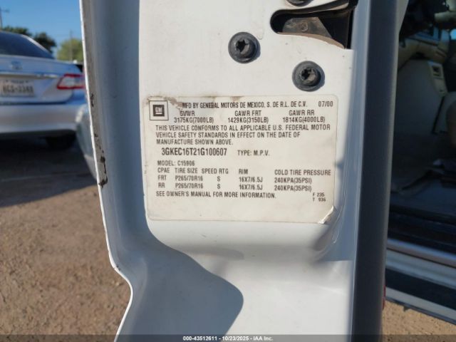 2001 GMC YUKON XL 1500 3GKEC16T21G100607 Photo 8