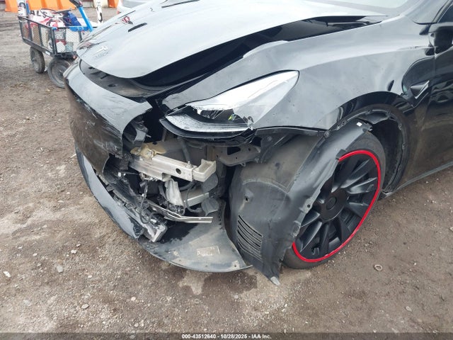 2024 TESLA MODEL Y 7SAYGDEE4RF159910 Photo 5